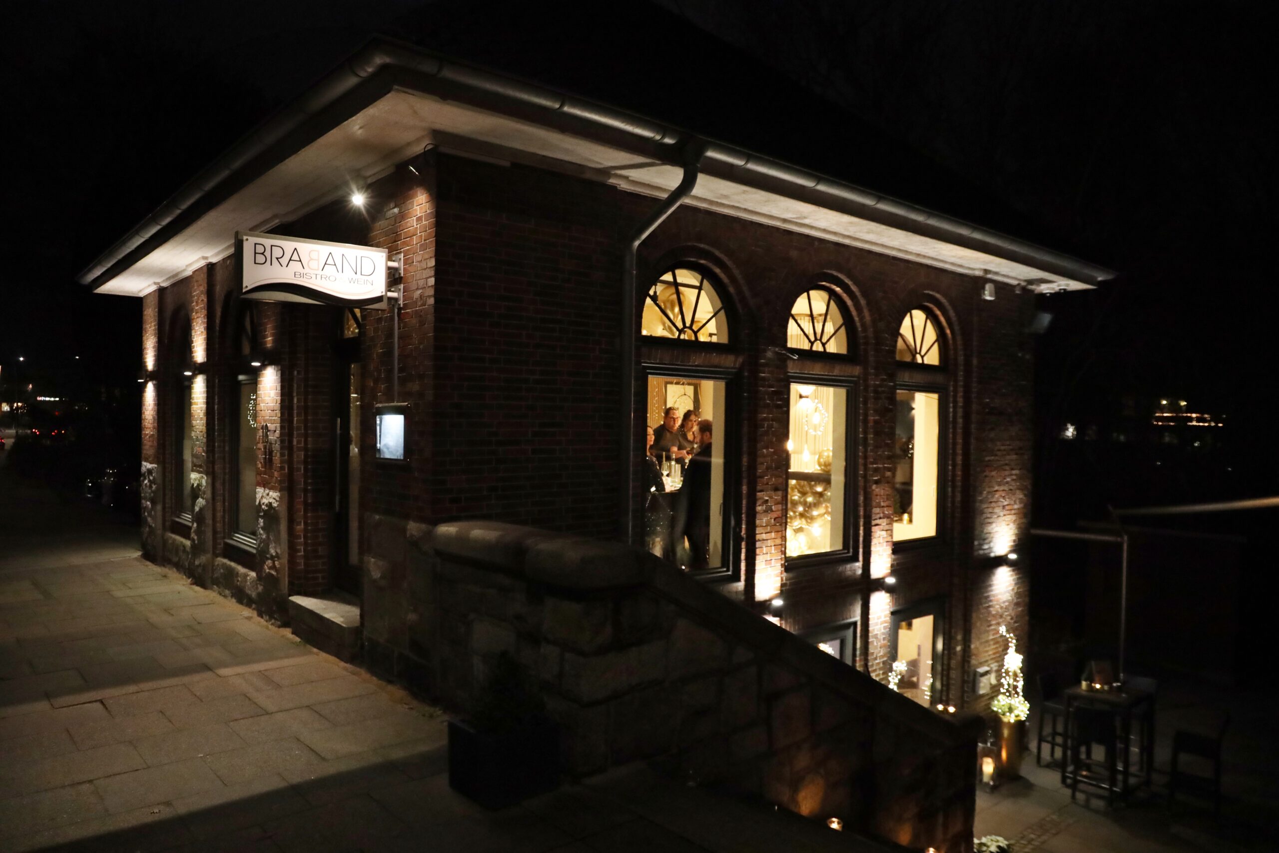 Braband Bistro am Alsterkanal in Hamburg – Location der Charity-Party von Yvonne Bhatia für Tierrettung International e.V.