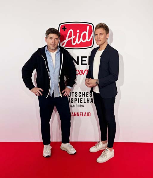 Michael Panusch von CityGlow und André Vaternam von der Vaternam Marketing Agentur auf dem roten Teppich bei Channel Aid 2025 im Deutschen Schauspielhaus Hamburg.