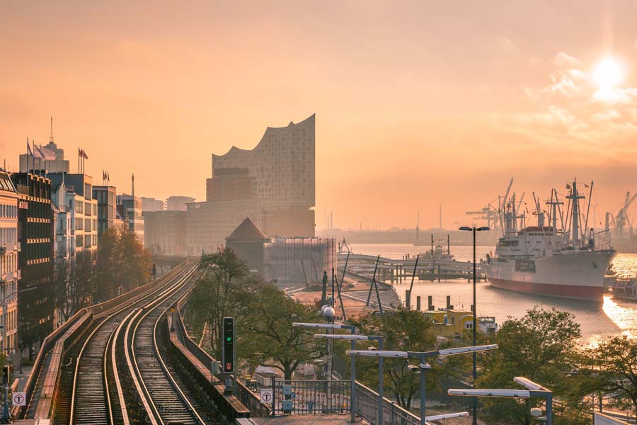 #Hamburgstehtstill – Gemeinsam für die Ukraine