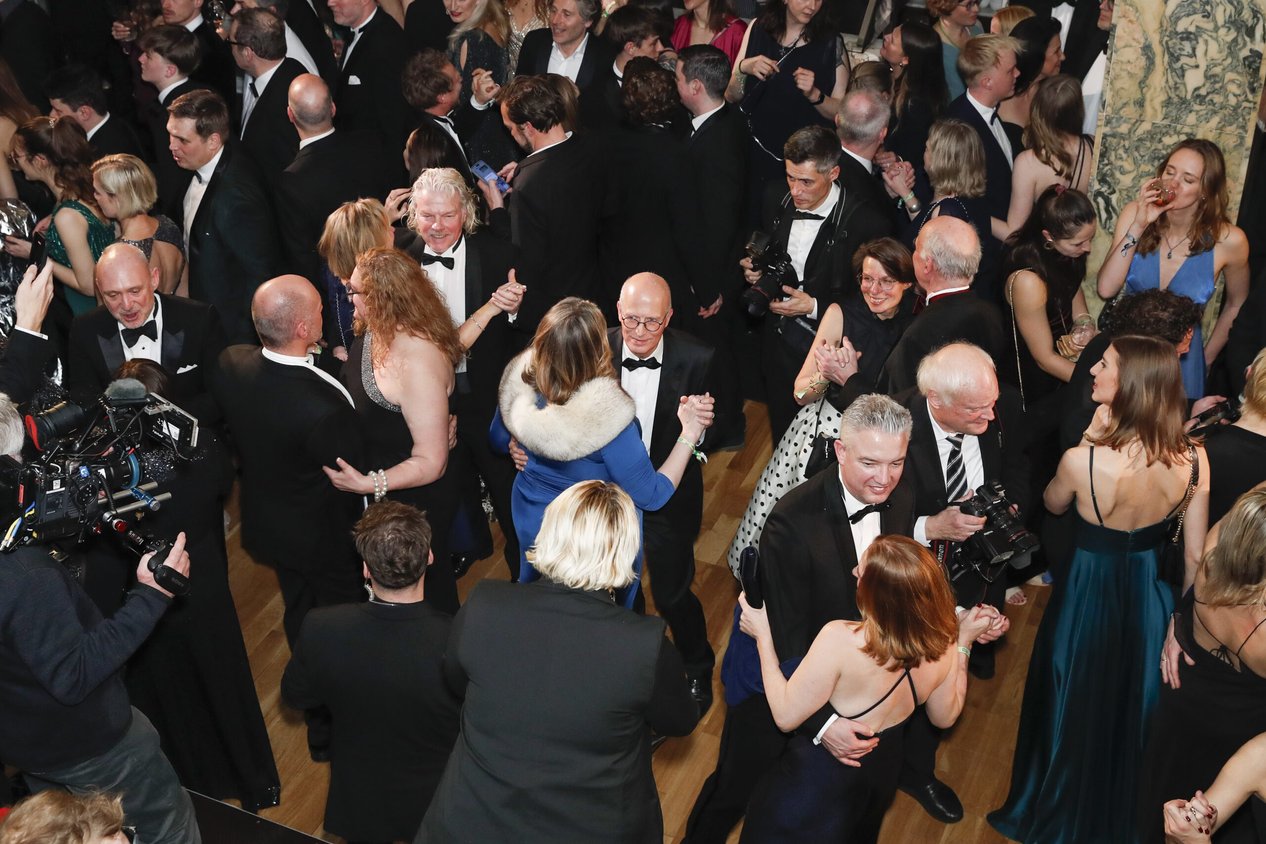 AHOI 2026 im Hotel Reichshof Hamburg: Astra statt Champagner