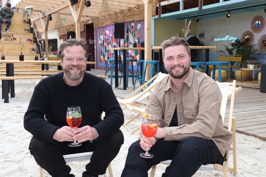 Neuer Beachclub in Hamburg, Sonnendeck eröffnet an den St. Pauli Landungsbrücken