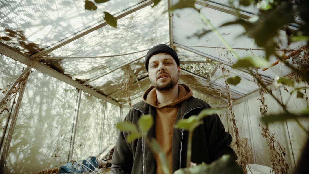 Wie FINDER’s musikalische Persönlichkeit die Genregrenzen überschreitet