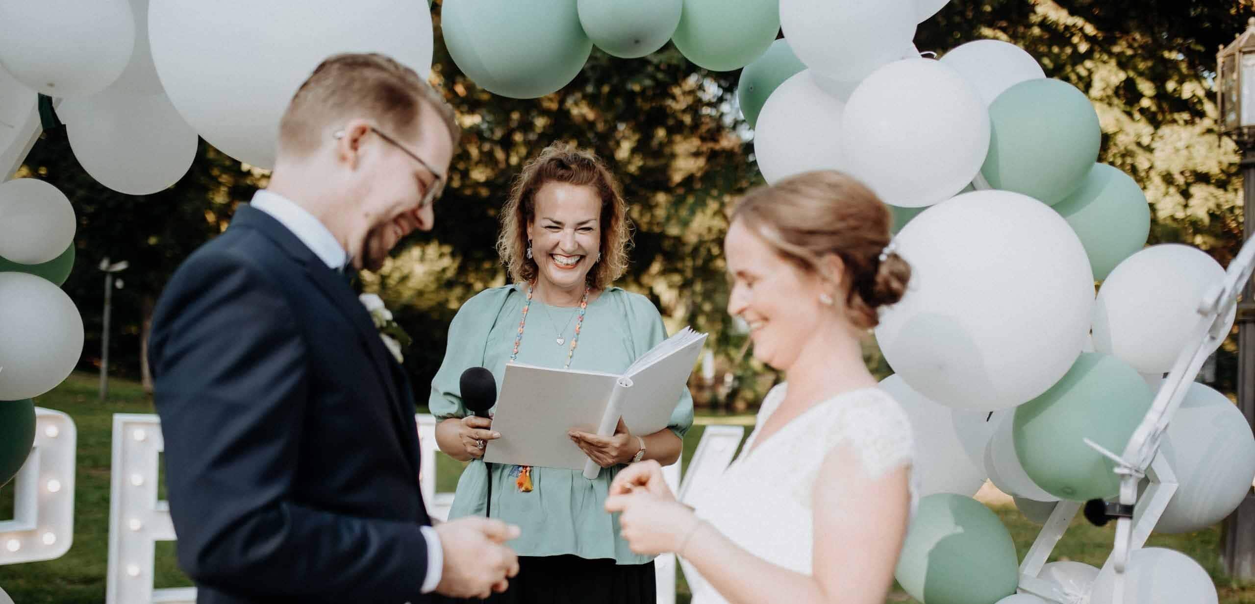 Freie Traurednerin – Worte, die von Herzen kommen