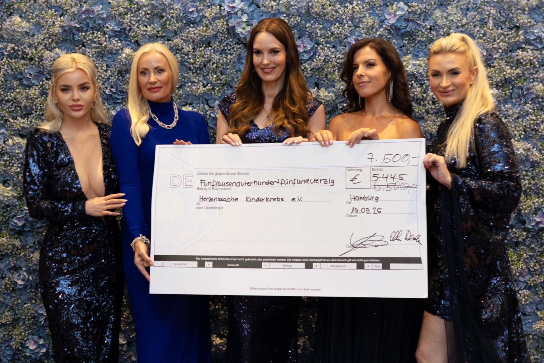 Exklusives Charity-Event auf dem Süllberg: Blue Explosion Night vereint Eleganz und Engagement
