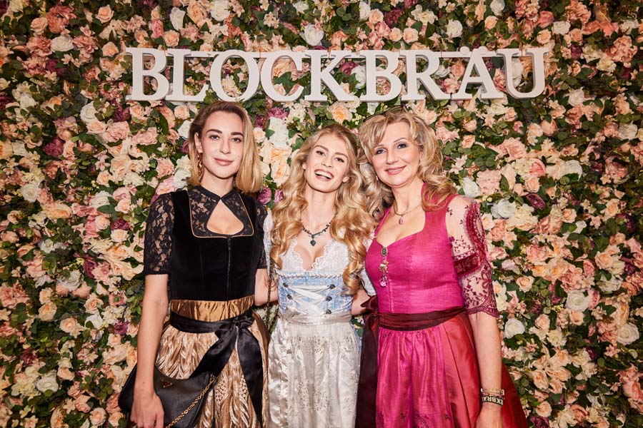 Kimberley Schulz mit Louisa Kapitza und Bozena Jomaa © Jerzy Pruski