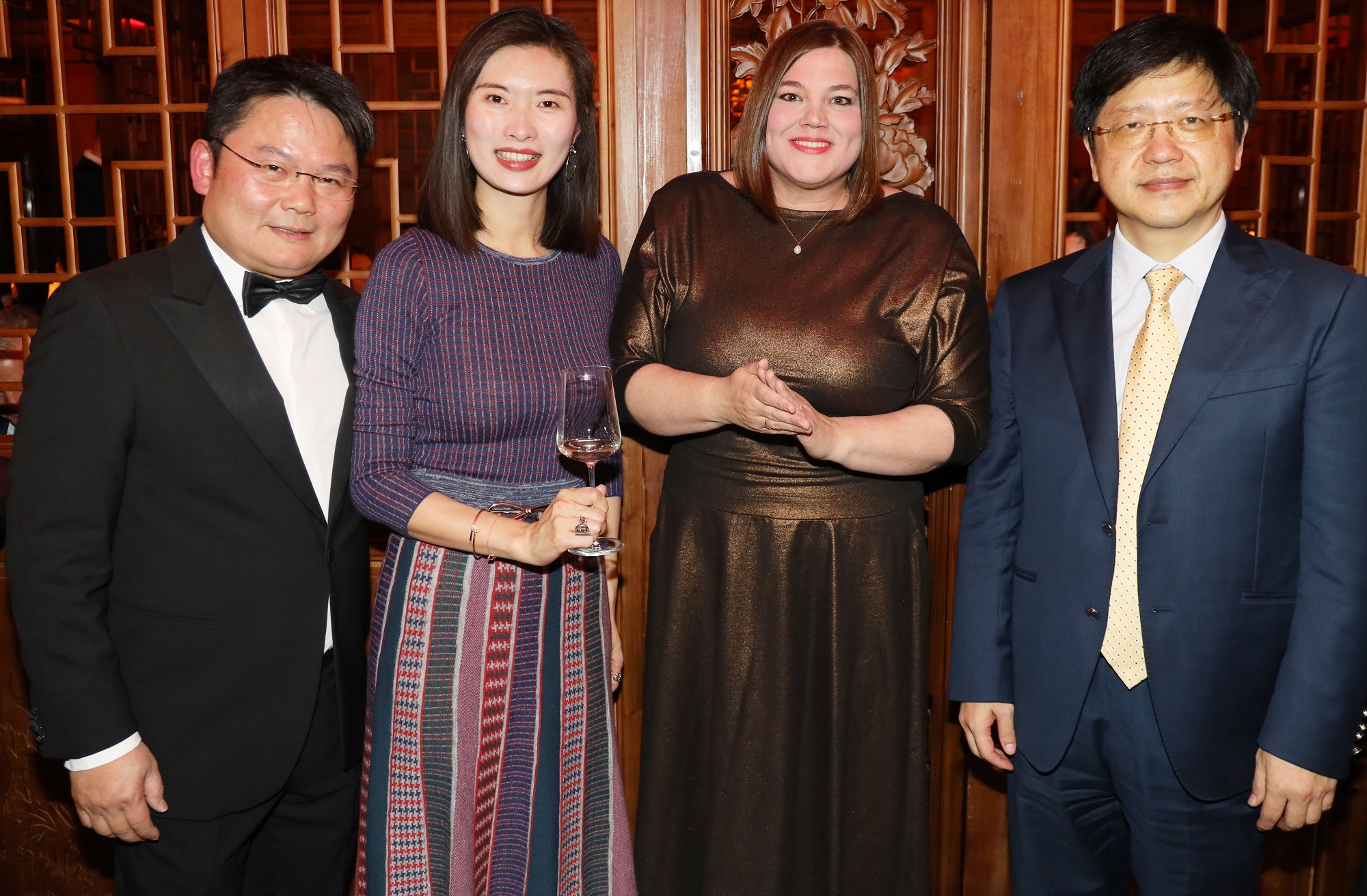 Politik, Diplomatie, Society: China Night 2025 im Yu Garden bietet alles mit Rang und Namen