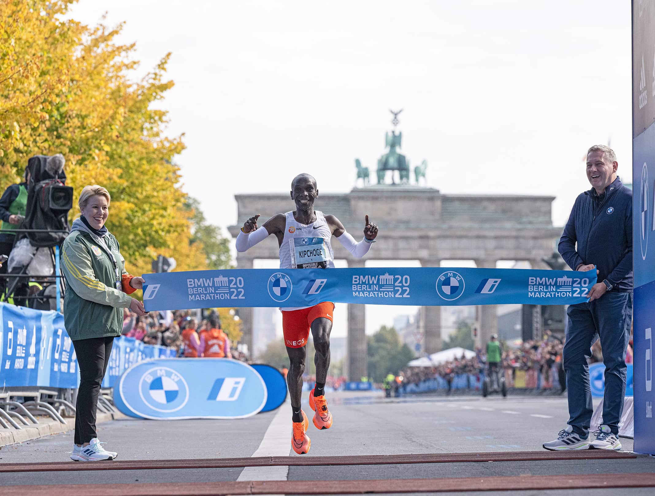 Mit toller Atmosphäre und internationalen Teilnehmern durch die Bundeshauptstadt, der BMW Berlin Marathon 2023 geht an den Start