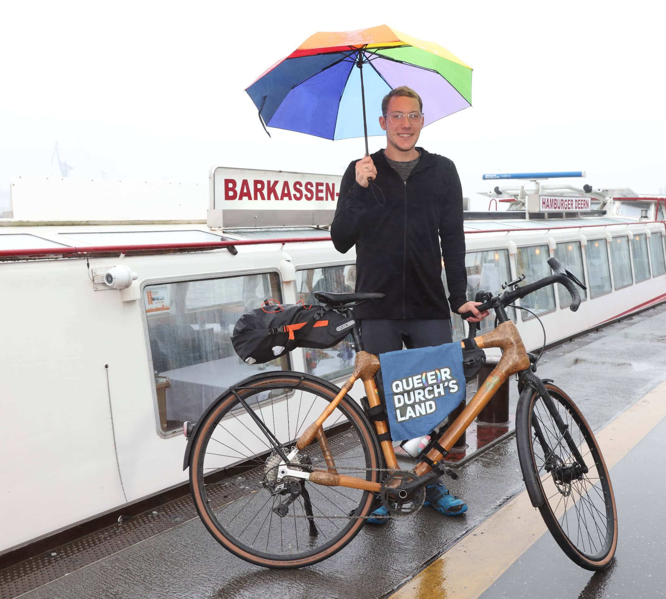 Von der Schweiz bis in den hohen Norden: Brix Schaumburg radelt “Que(e)r durchs Land”