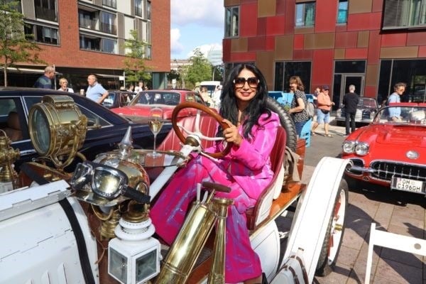 Zwischen Kunst und Karosse, „Nissis Kunst auf Rädern“ in Hamburg wurde ein Riesenerfolg